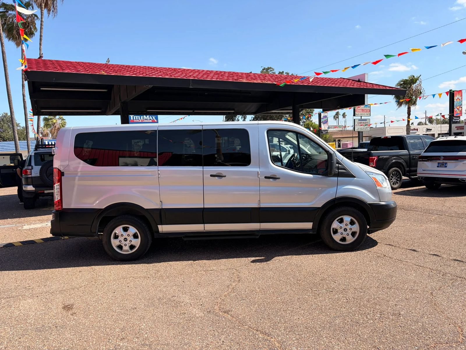 Used 2019 Ford Transit 150 XLT RWD image 9
