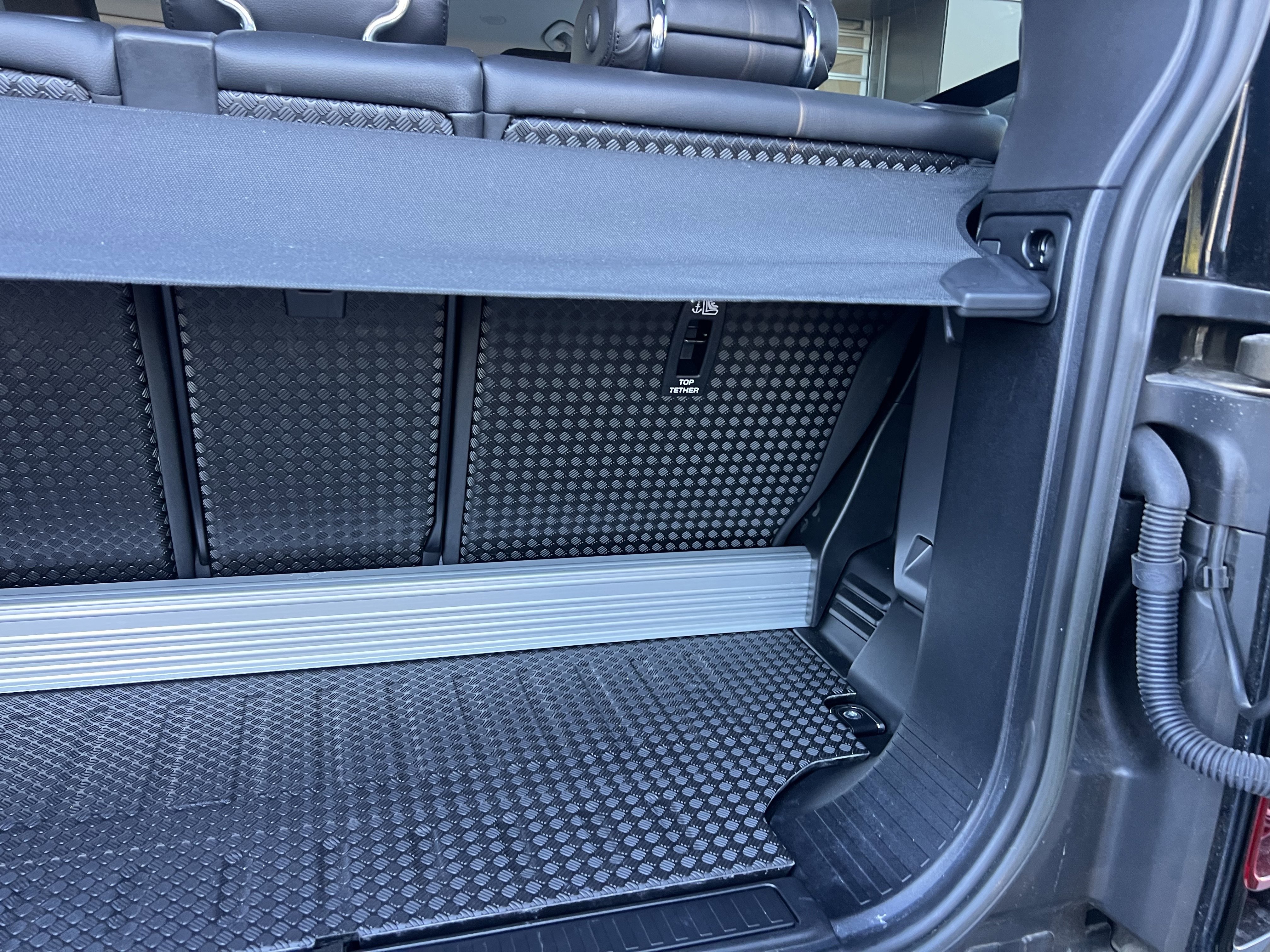 Certified 2023 Land Rover Defender 90 S image 32