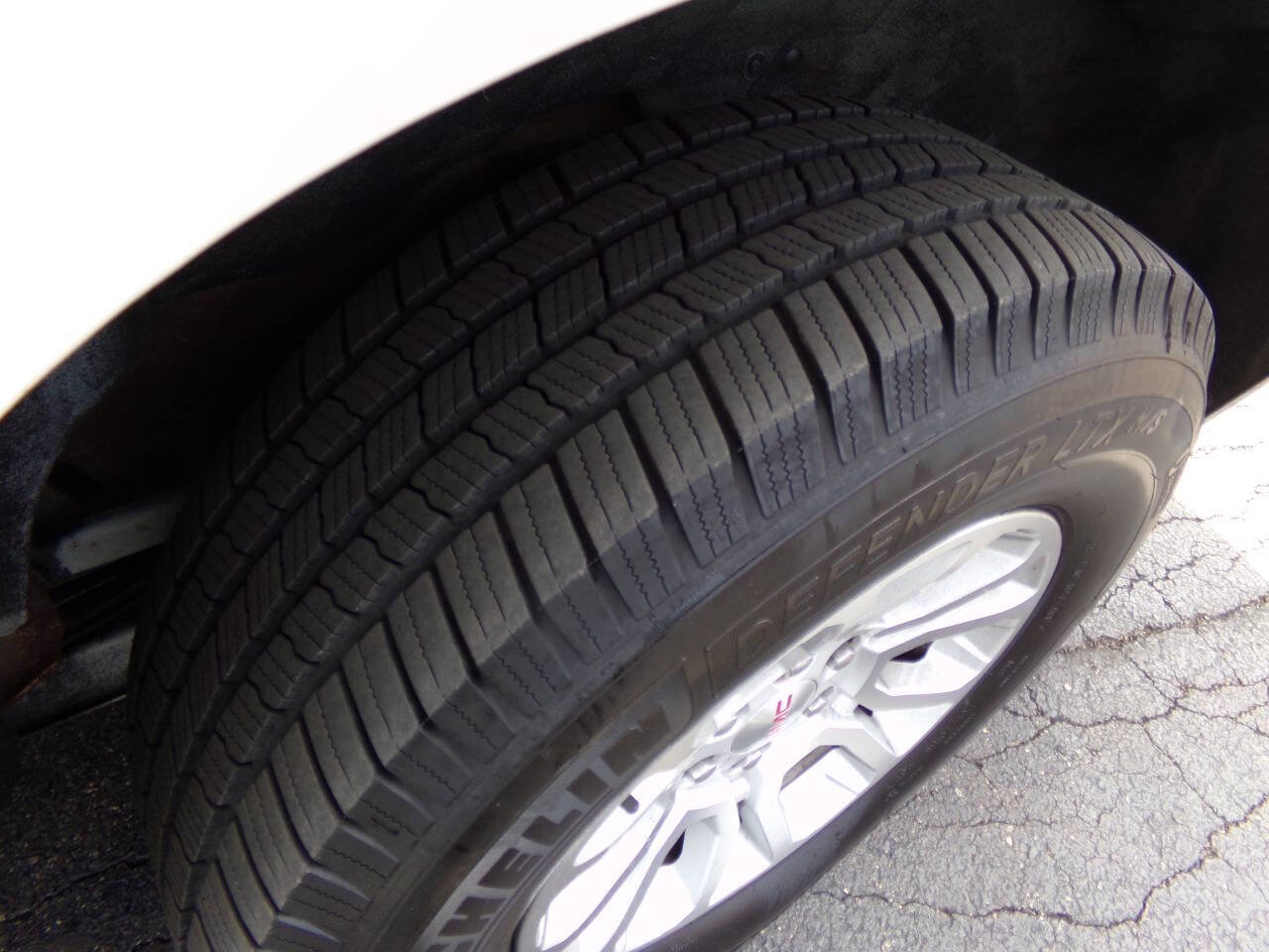 Used 2018 GMC Yukon XL SLT w/ Open Road Package image 38