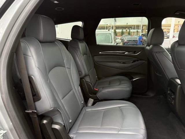 Used 2024 Buick Enclave Premium AWD/4WD image 31