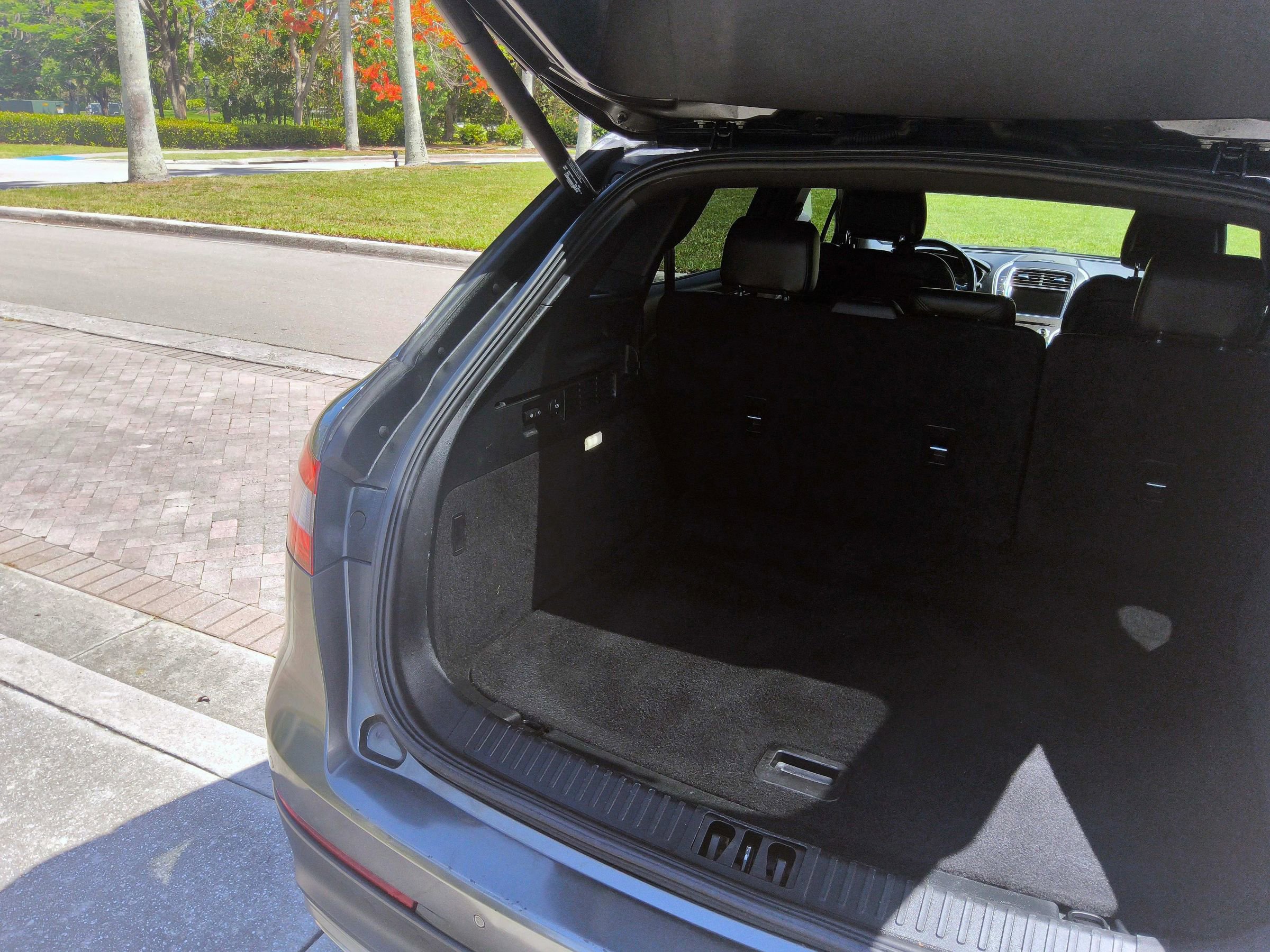 Used 2018 Lincoln MKX Reserve FWD image 48
