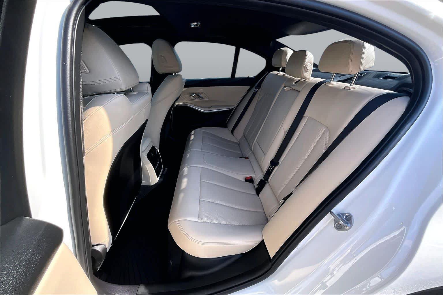 Used 2024 BMW 330i Sedan w/ Premium Package RWD image 20