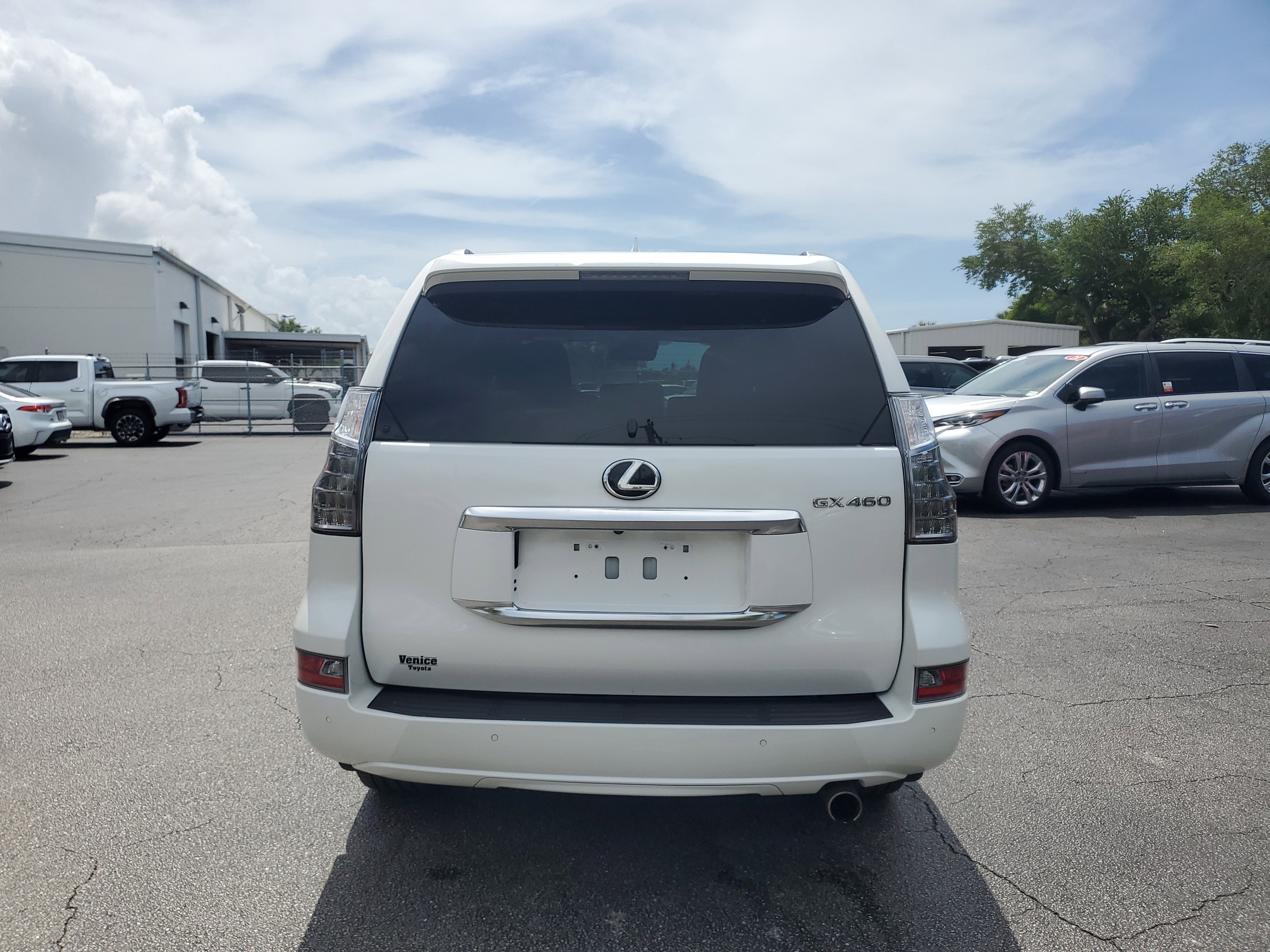Used 2022 Lexus GX 460 Luxury w/ Accessory Package image 5
