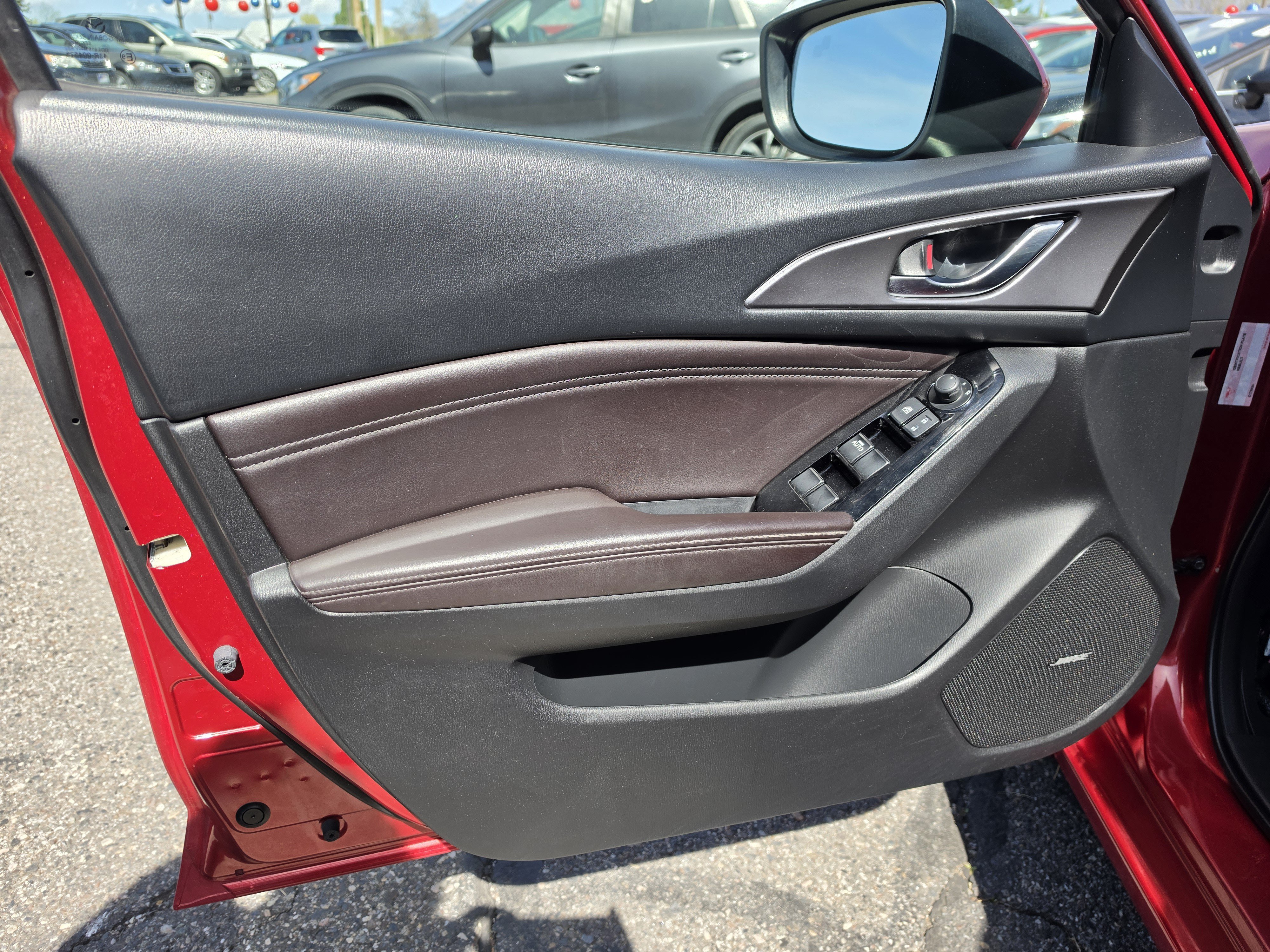 Used 2018 MAZDA MAZDA3 Grand Touring FWD image 13