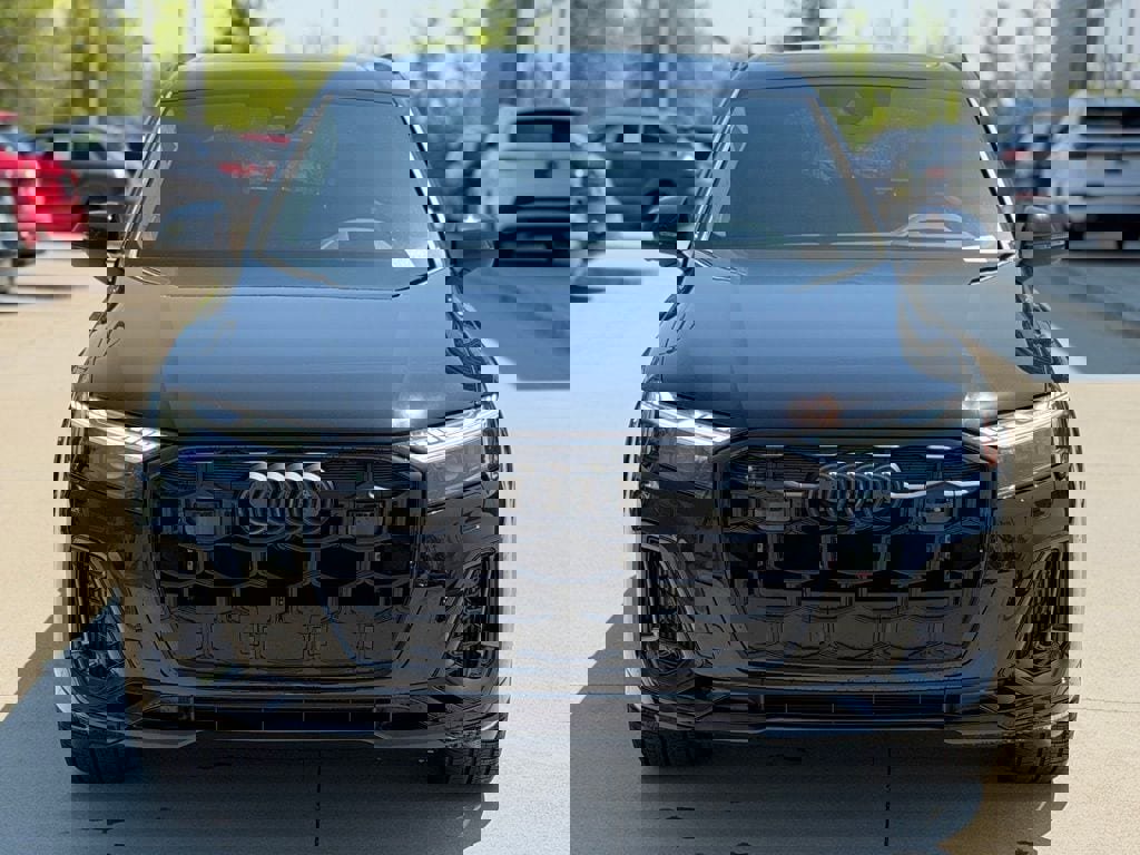 New 2026 Audi SQ7 Prestige image 3