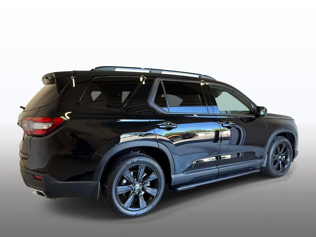Used 2025 Honda Pilot Black Edition image 10