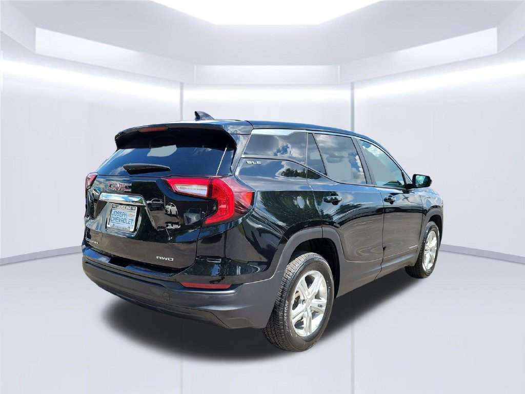Used 2024 GMC Terrain SLE AWD/4WD image 5