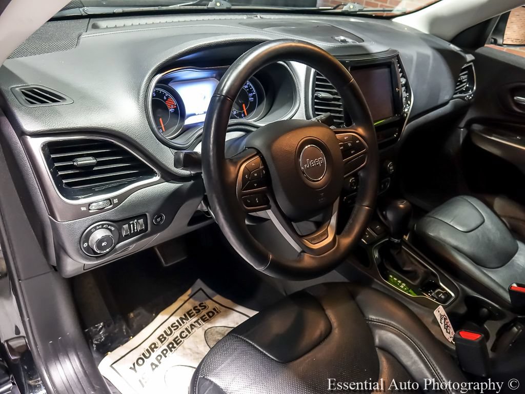 Used 2019 Jeep Cherokee Limited FWD image 11