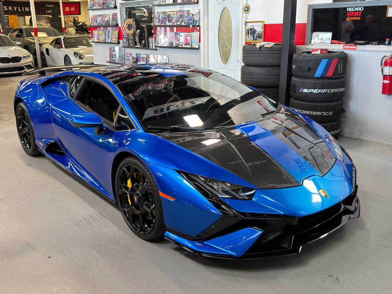 Used 2023 Lamborghini Huracan Tecnica RWD image 3