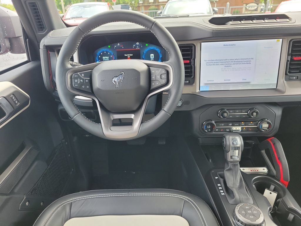 New 2026 Ford Bronco Outer Banks w/ Sasquatch Package AWD/4WD image 12