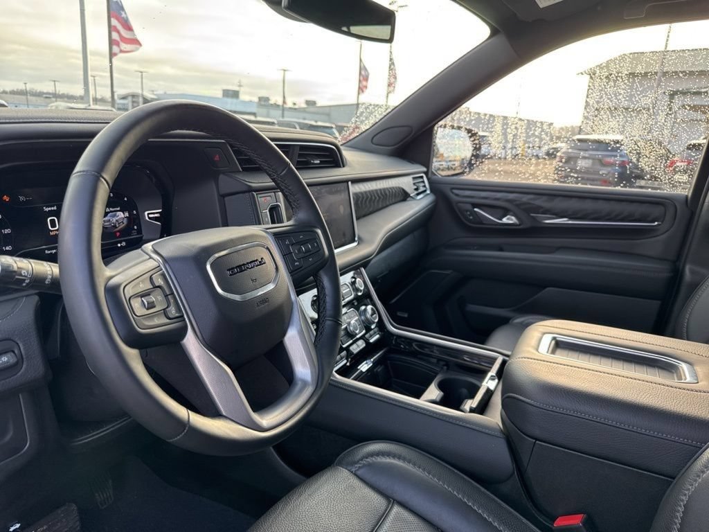 Used 2023 GMC Yukon XL Denali AWD/4WD image 27