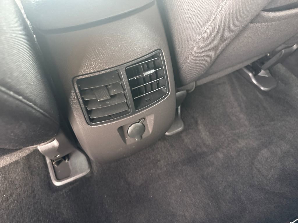 Used 2010 Ford Edge SEL image 19