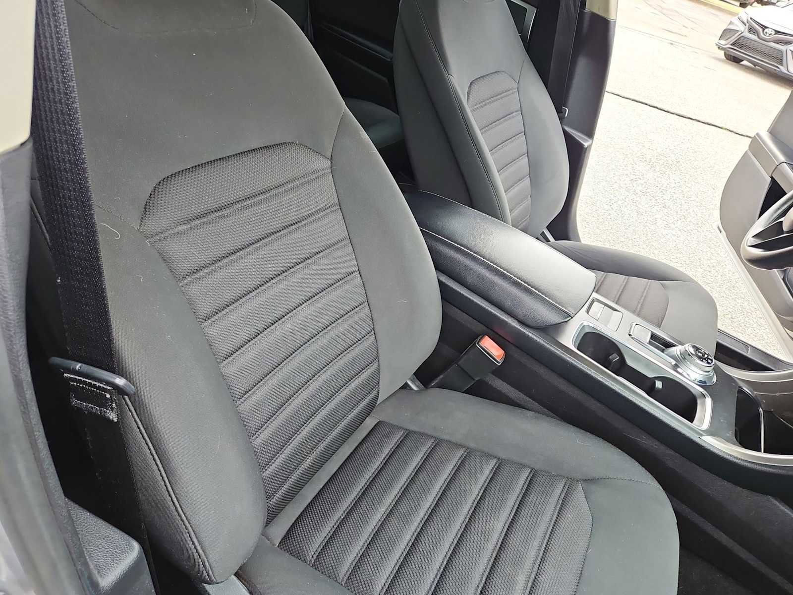 Used 2019 Ford Fusion SE image 21