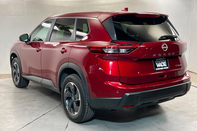 Used 2024 Nissan Rogue SV AWD/4WD image 3