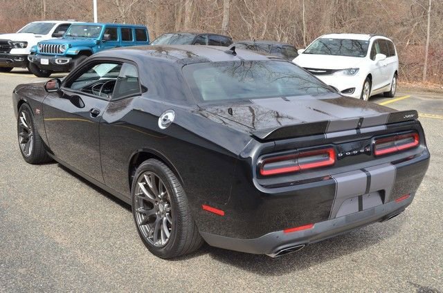 Used 2015 Dodge Challenger SRT w/ Technology Group image 6