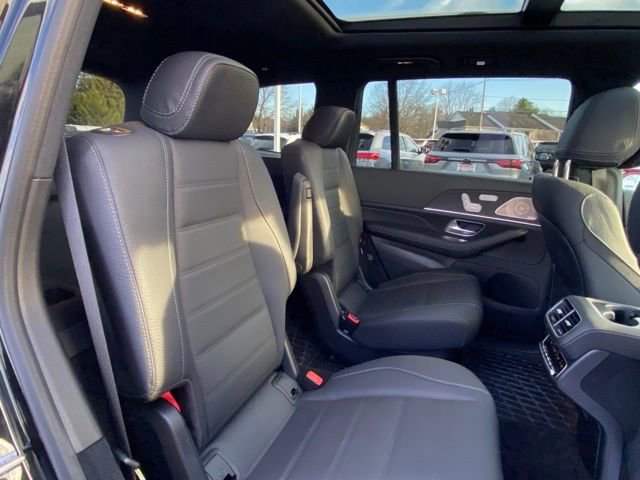 Used 2025 Mercedes-Benz GLS 580 4MATIC image 24