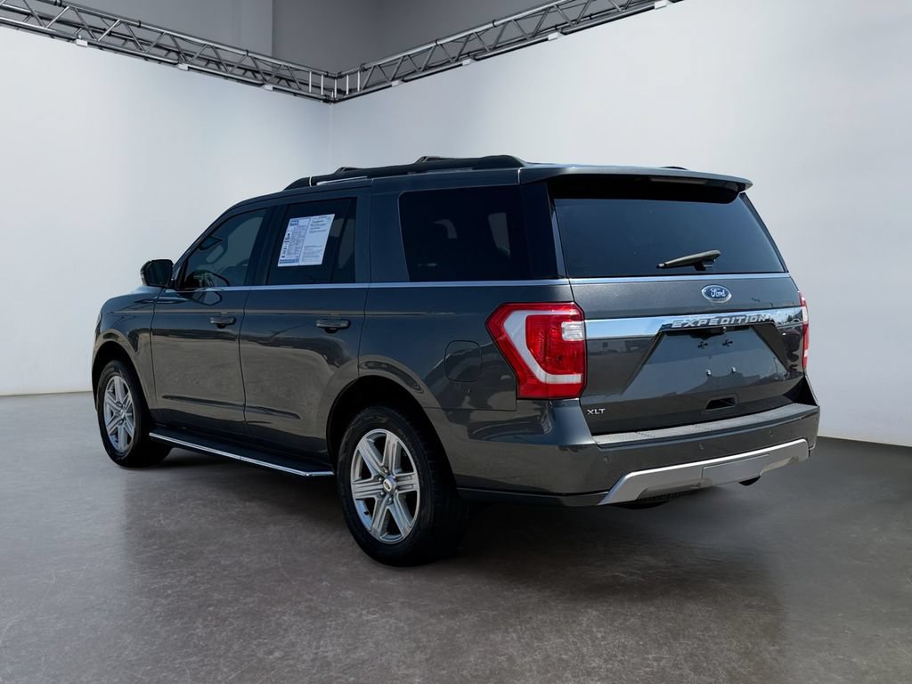 Used 2018 Ford Expedition XLT w/ Equipment Group 202A AWD/4WD image 5