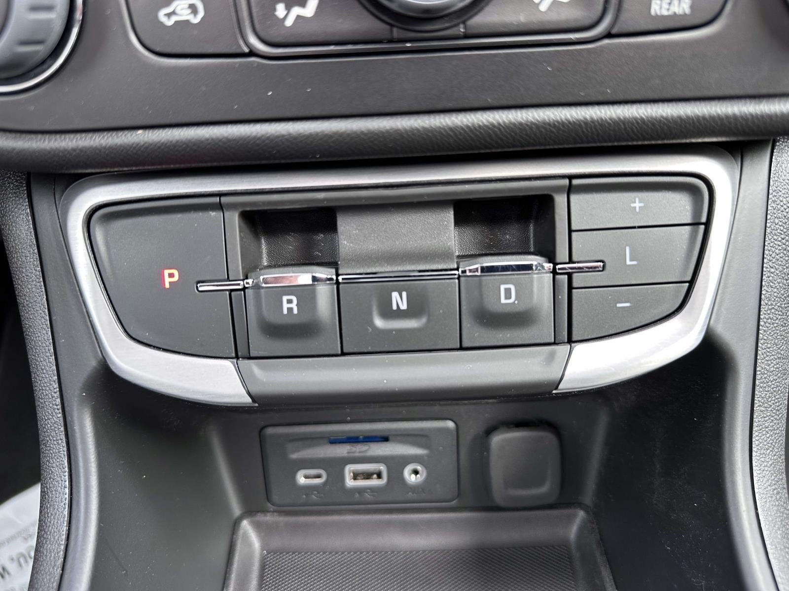 Used 2024 GMC Terrain SLT w/ Infotainment Package II AWD/4WD image 26