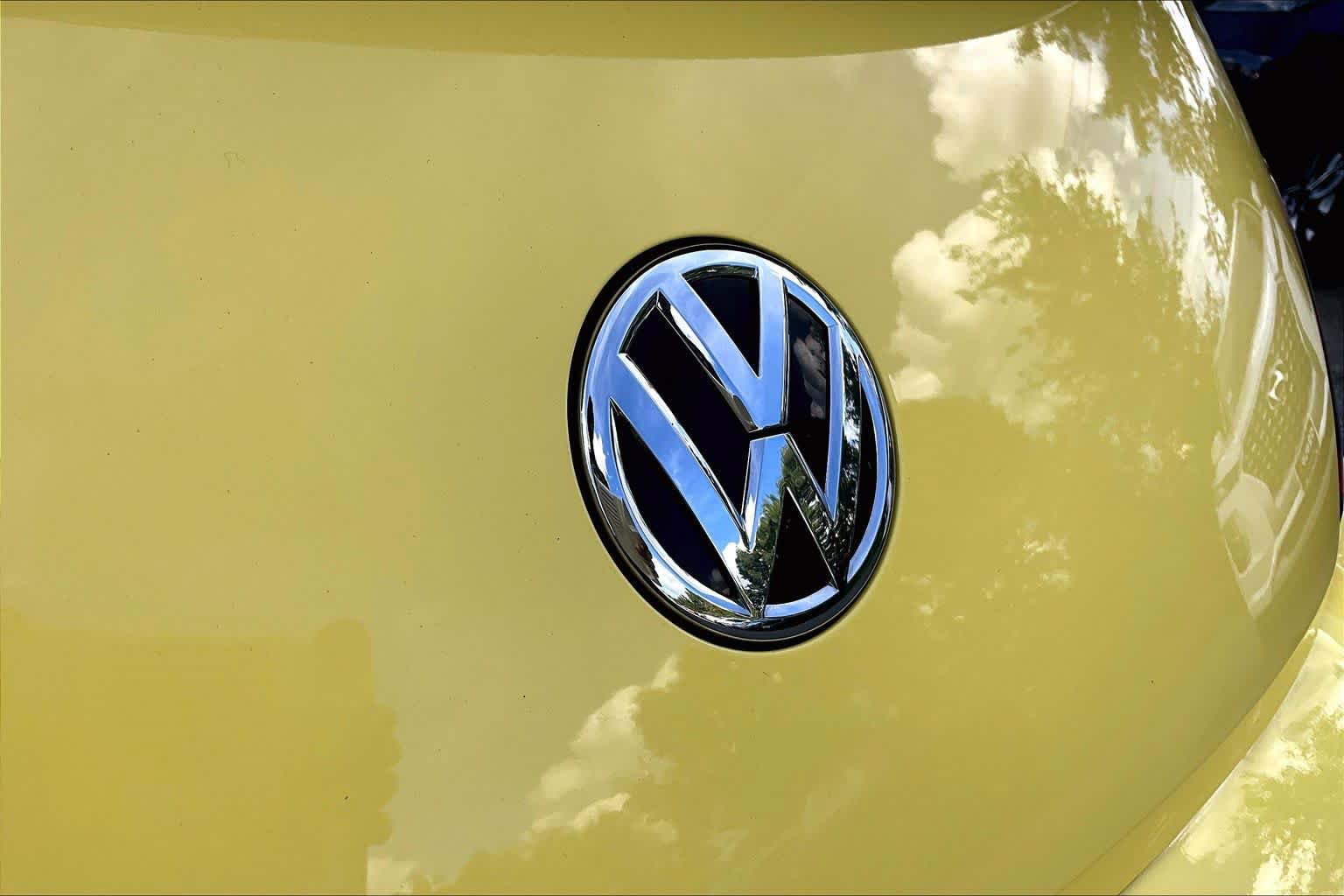 Used 2014 Volkswagen Beetle 2.5 FWD image 28