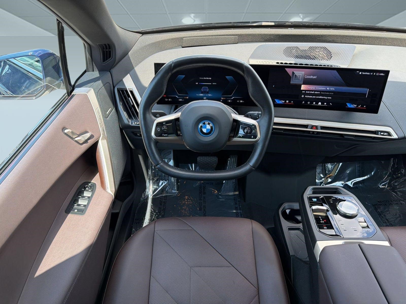 Used 2024 BMW iX xDrive50 w/ Sport Package AWD/4WD image 29