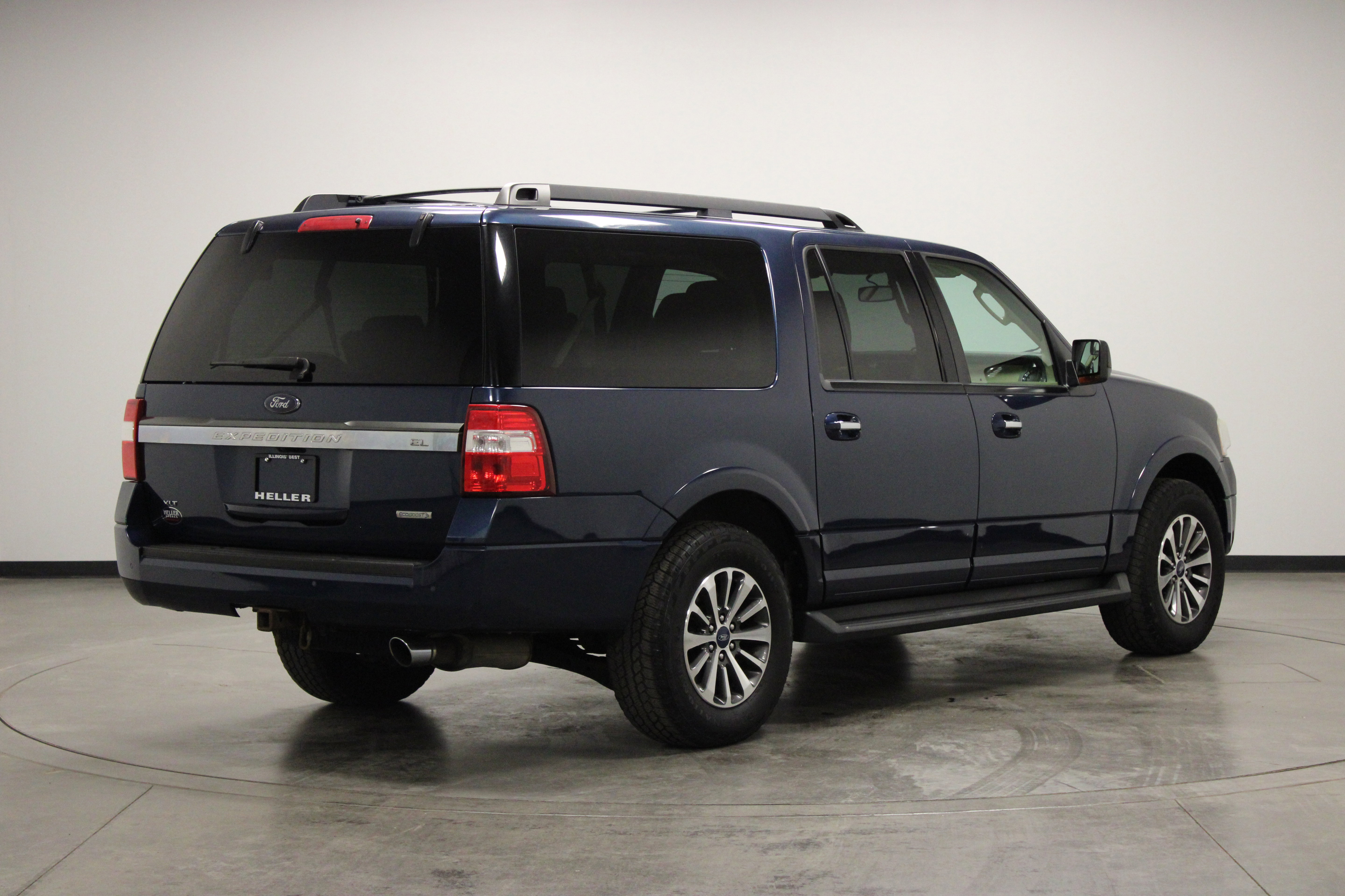 Used 2017 Ford Expedition EL XLT w/ Equipment Group 202A AWD/4WD image 8