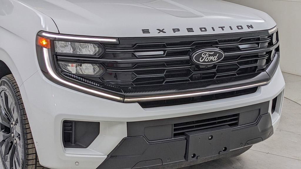 Certified 2025 Ford Expedition Max Platinum w/ Stealth Appearance Package AWD/4WD image 45