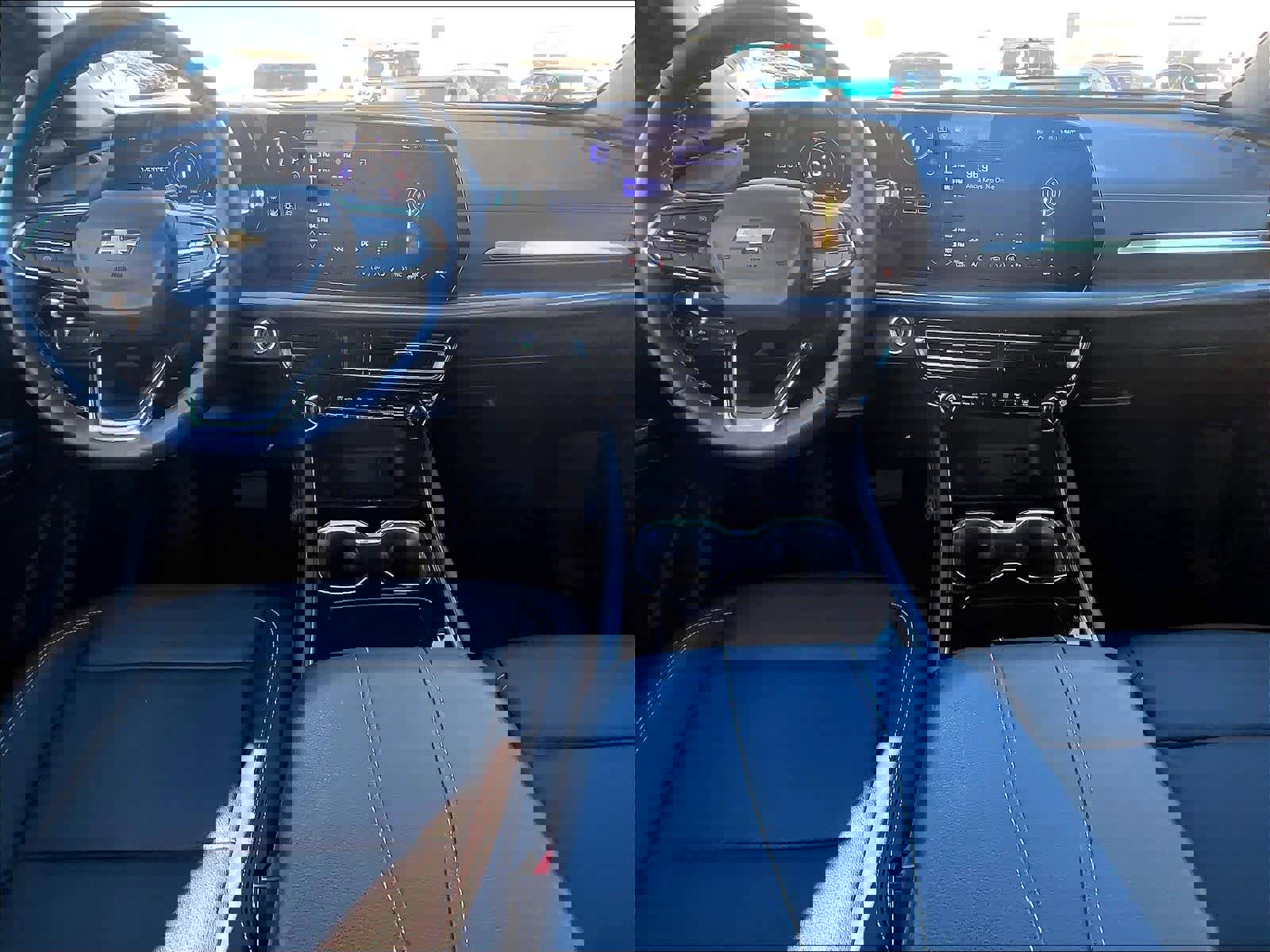 Used 2025 Chevrolet Traverse LT image 21