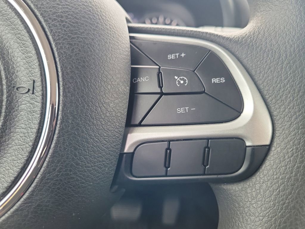 Used 2023 Jeep Renegade Latitude image 23