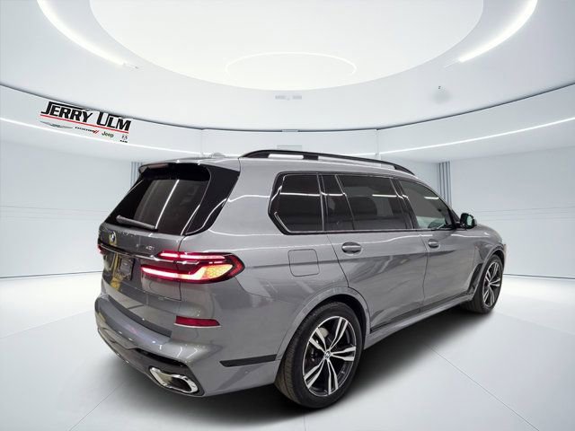 Used 2023 BMW X7 xDrive40i w/ Executive Package image 3