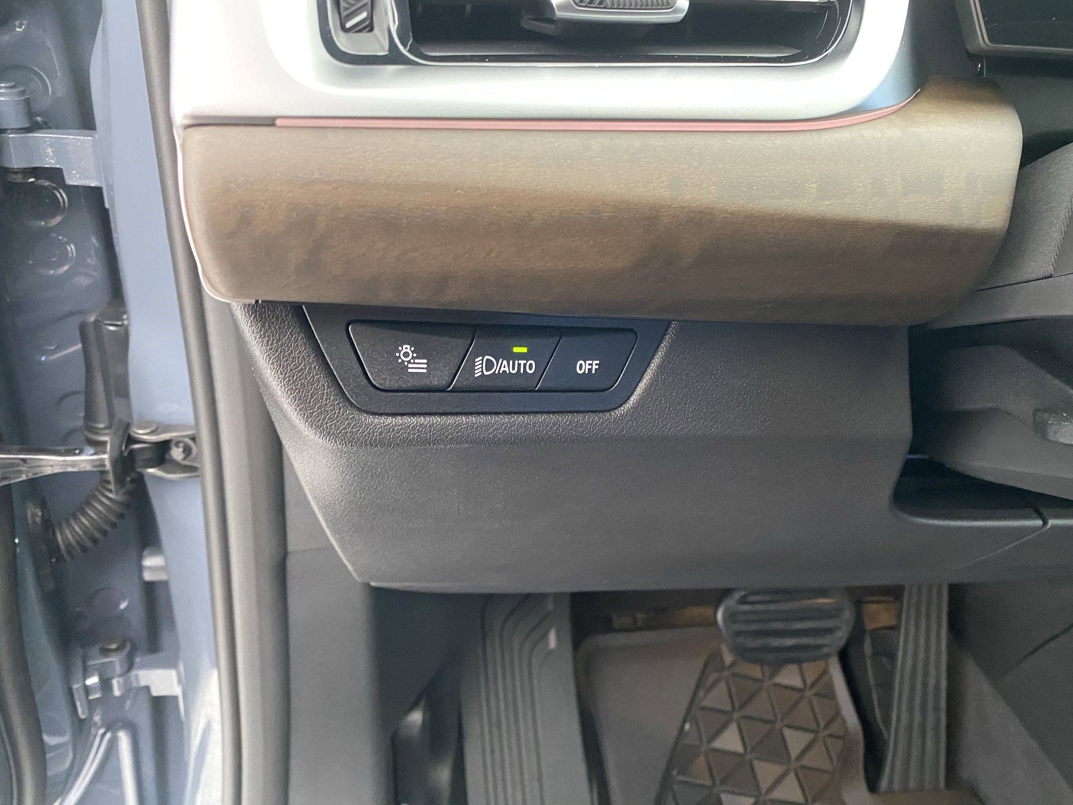 Used 2025 BMW X1 xDrive28i w/ Technology Package image 18