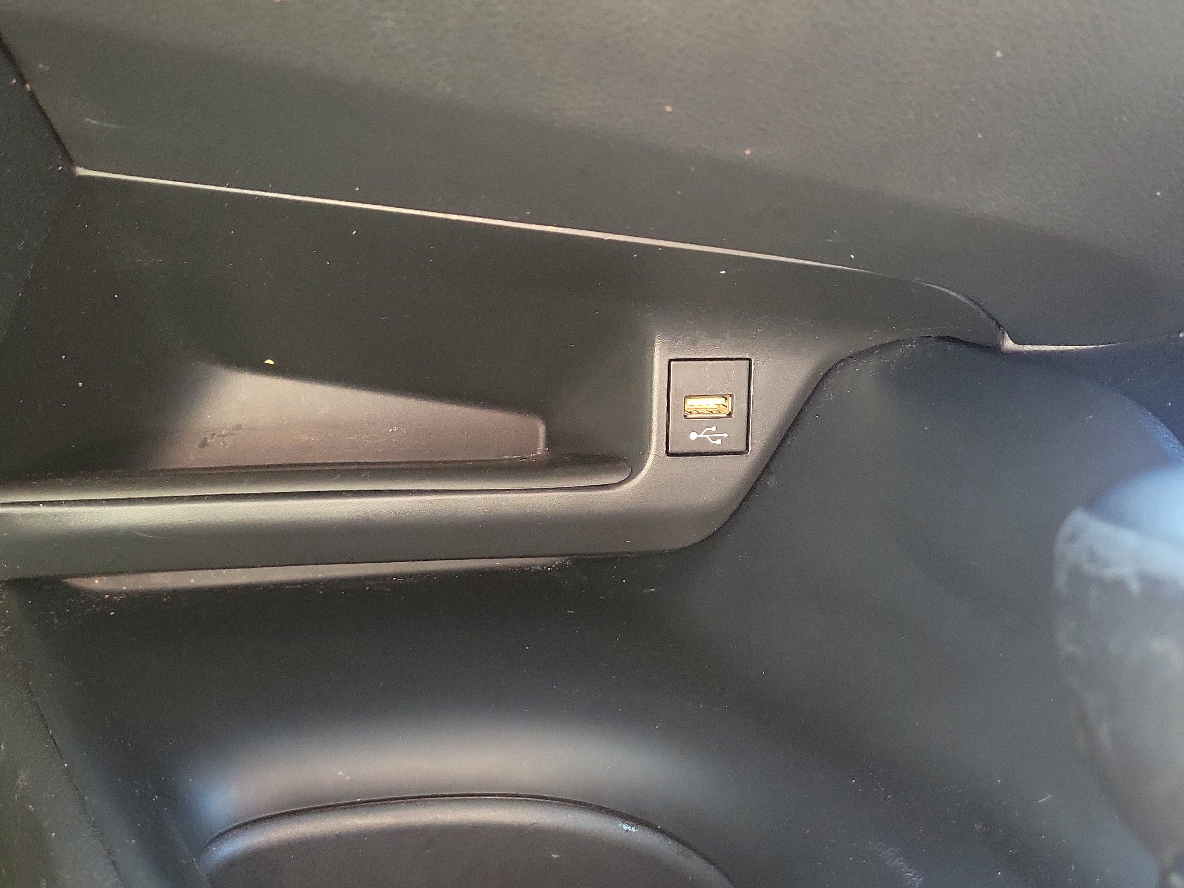 Used 2020 Toyota C-HR LE image 30