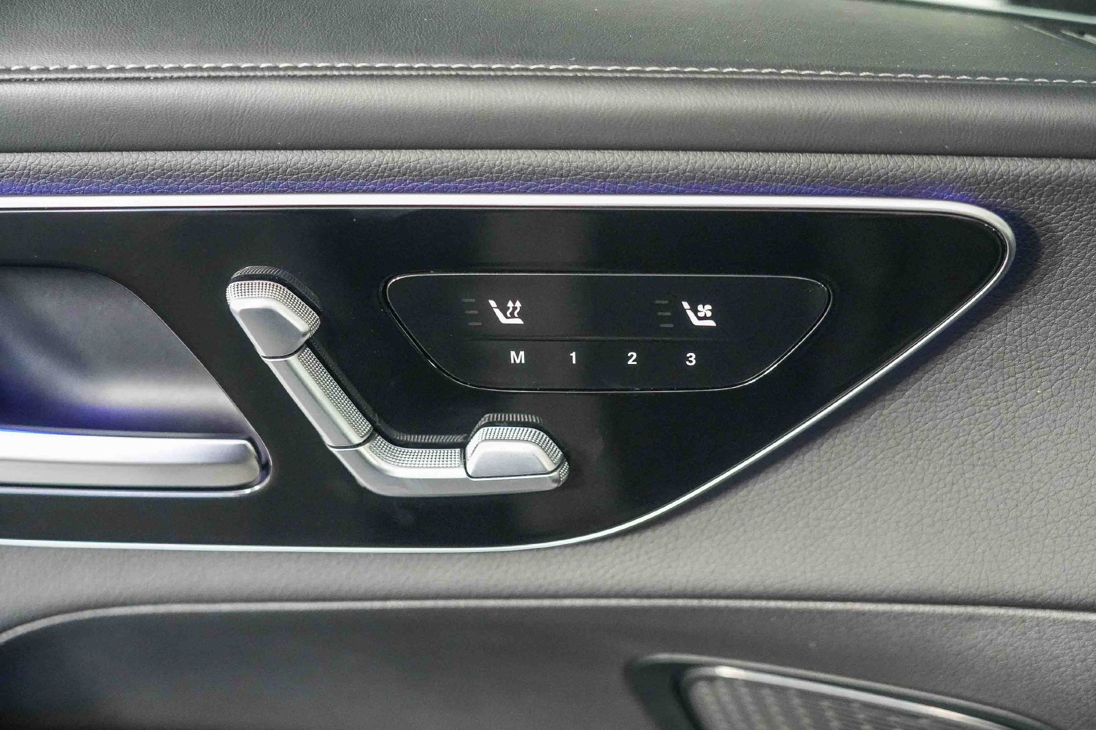 Used 2024 Mercedes-Benz GLC 300 image 21