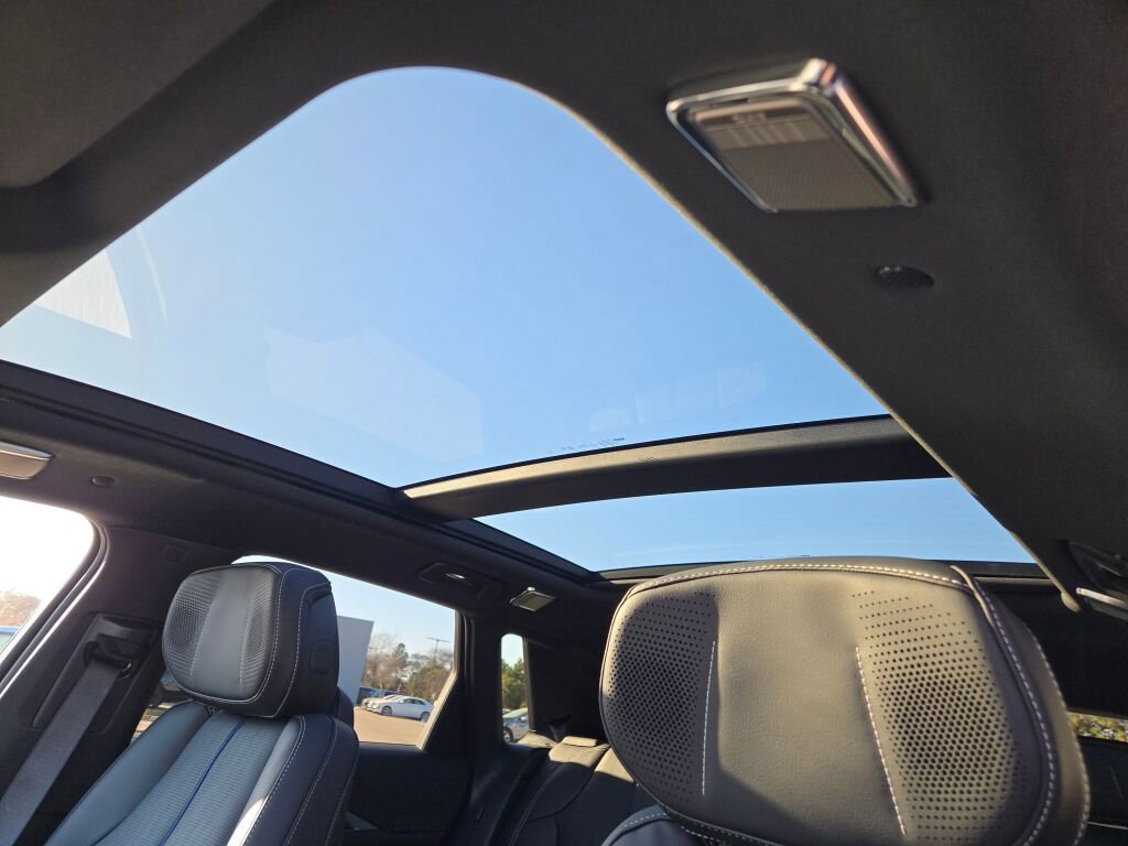 New 2026 Cadillac Lyriq Premium Sport image 27