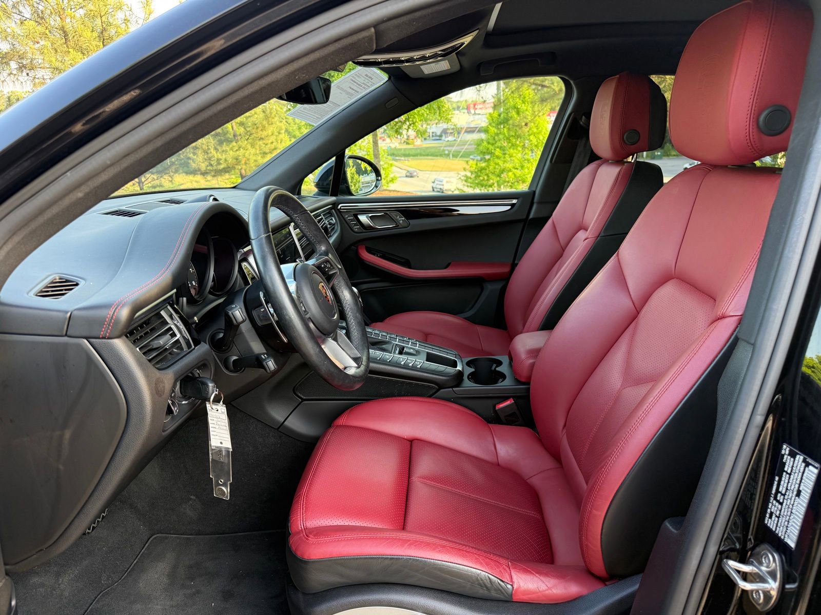 Used 2019 Porsche Macan AWD/4WD image 36