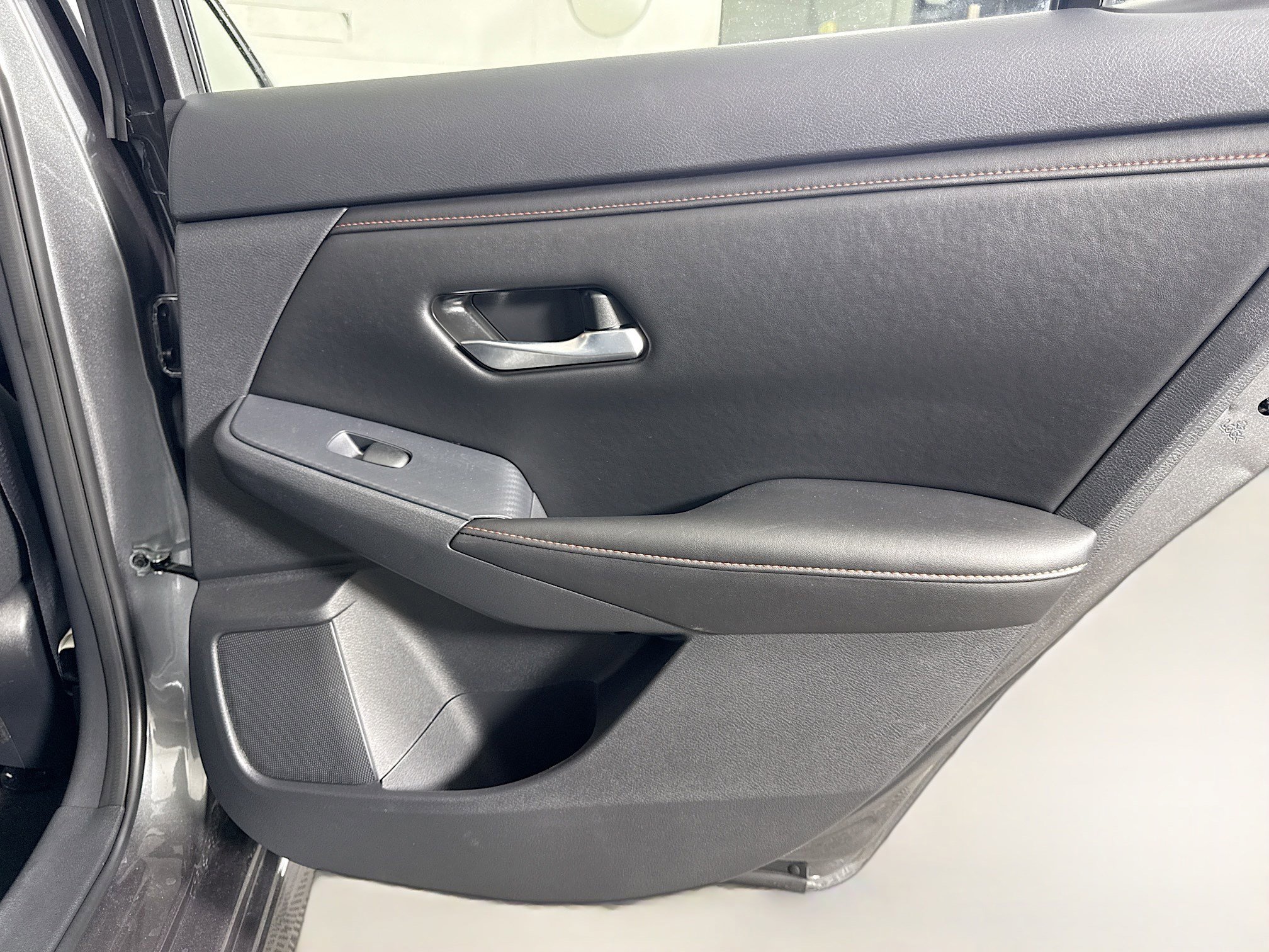 Used 2025 Nissan Sentra SR image 28