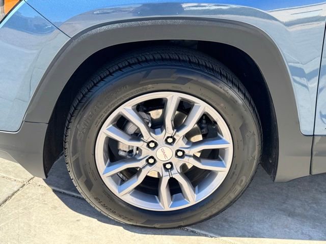 Used 2024 GMC Terrain SLT image 9