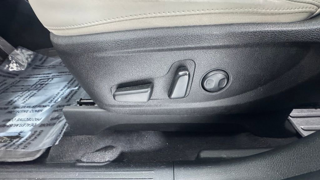 Used 2022 Kia Telluride S FWD image 11