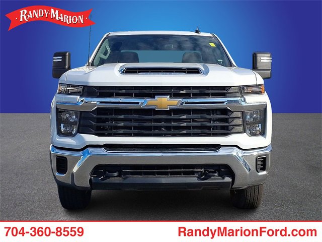 Used 2024 Chevrolet Silverado 2500 LT image 2