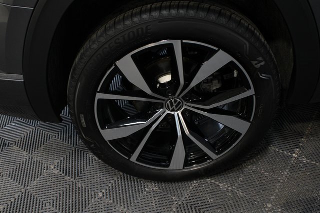 New 2025 Volkswagen Atlas SEL Premium R-Line image 26
