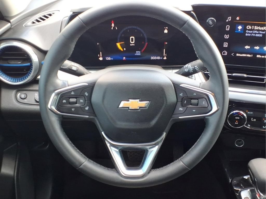 Used 2024 Chevrolet Trax LT w/ Driver Confidence Package FWD image 16