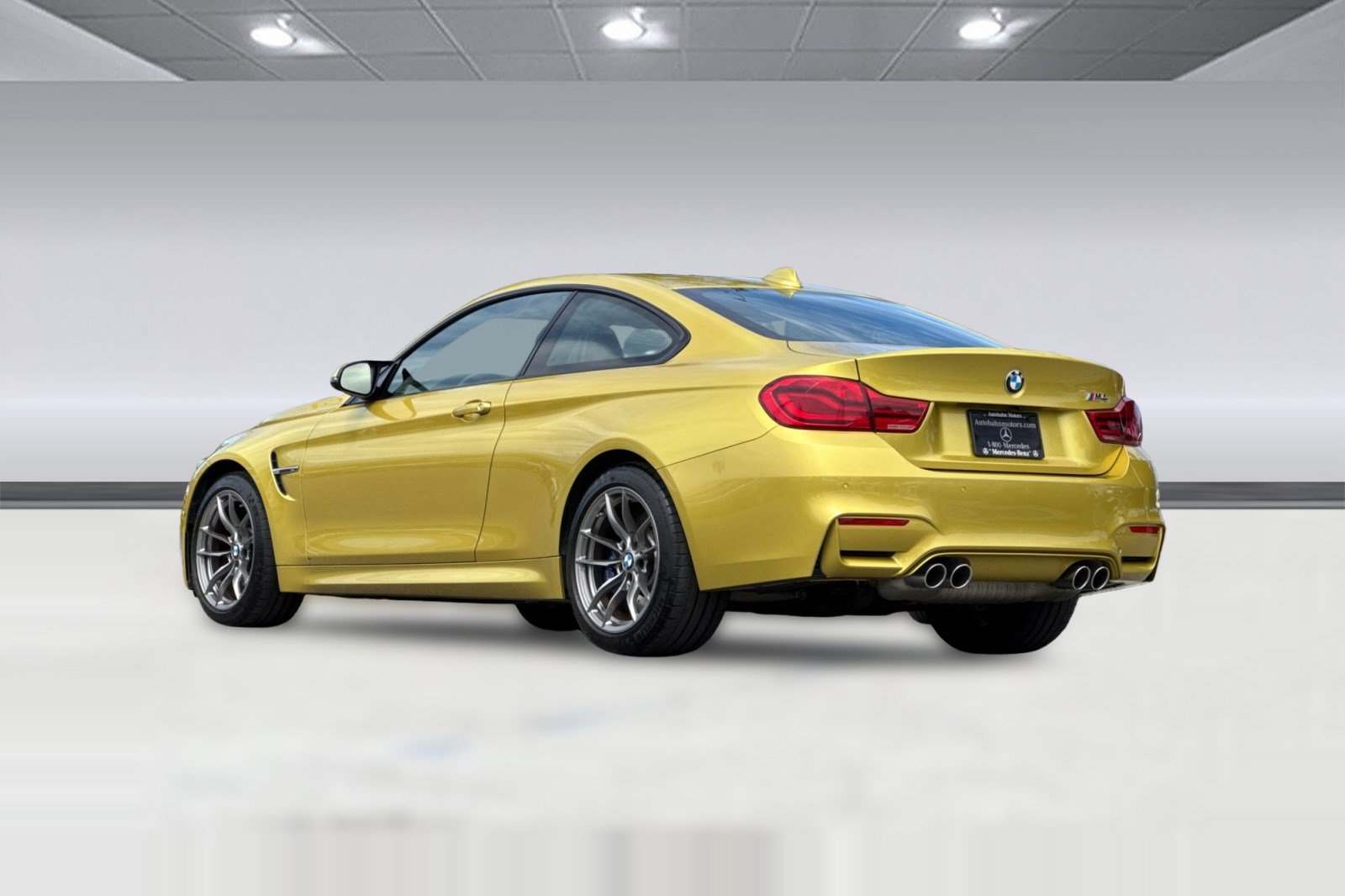 Used 2018 BMW M4 Coupe RWD image 3