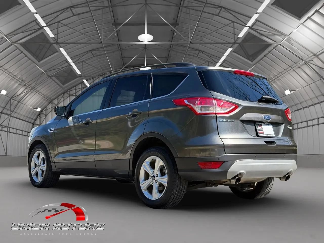 Used 2016 Ford Escape SE w/ SE Leather Comfort Package FWD image 6