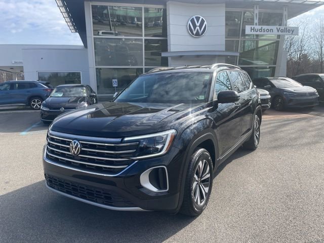 Certified 2025 Volkswagen Atlas SE image 1