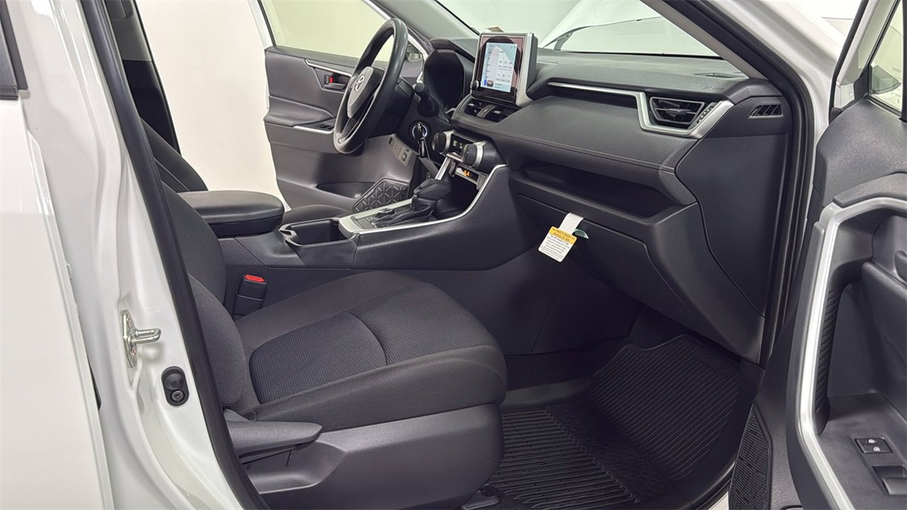 Certified 2025 Toyota RAV4 LE image 18