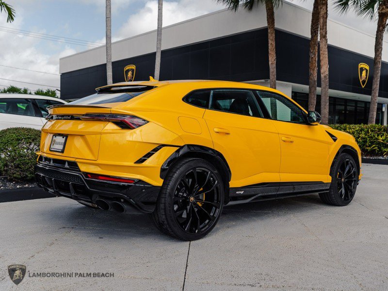 Used 2023 Lamborghini Urus S image 6