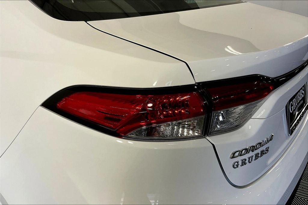 Used 2024 Toyota Corolla LE image 39