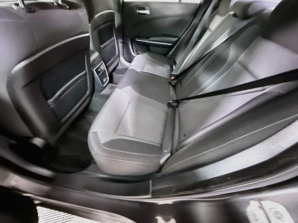 Used 2015 Dodge Charger SXT RWD image 22