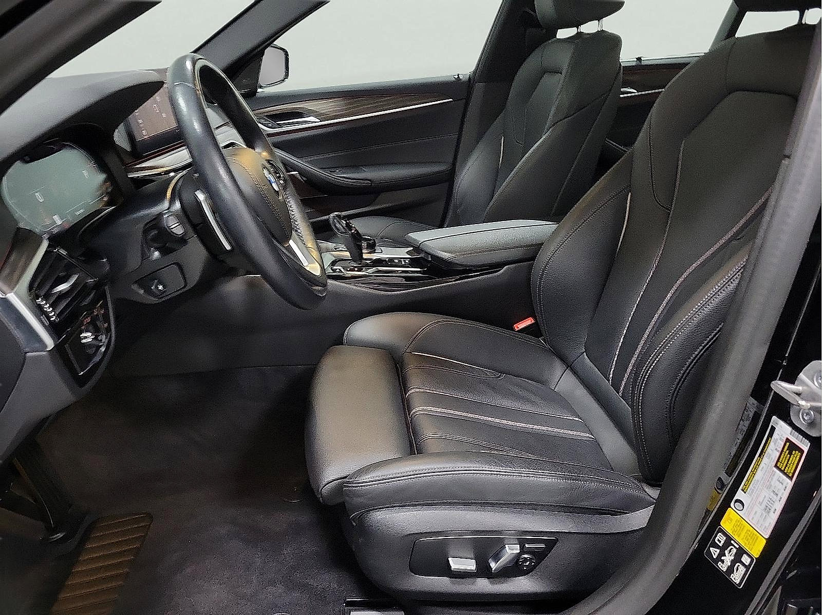 Used 2023 BMW 540i xDrive image 13