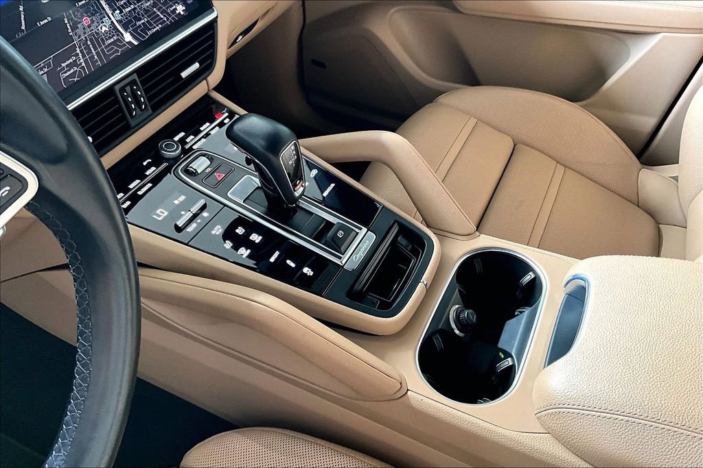 Used 2023 Porsche Cayenne S Platinum image 5