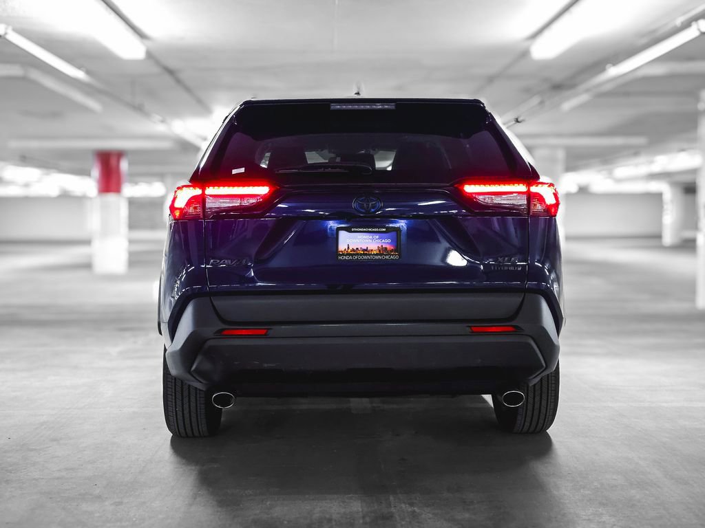 Used 2022 Toyota RAV4 XLE Premium image 8